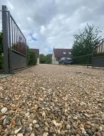 terrasse sur plots à Conches-en-Ouche - image 3